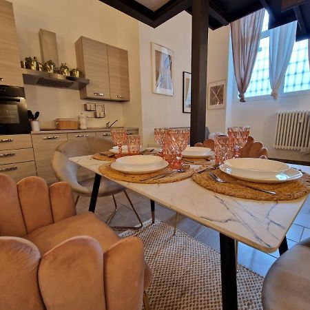 Regina Milano In Porta Romana 2 - Sky Tv, Wifi E Breakfast Box Leilighet Eksteriør bilde