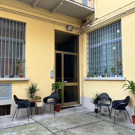 Regina Milano In Porta Romana 2 - Sky Tv, Wifi E Breakfast Box Leilighet Eksteriør bilde