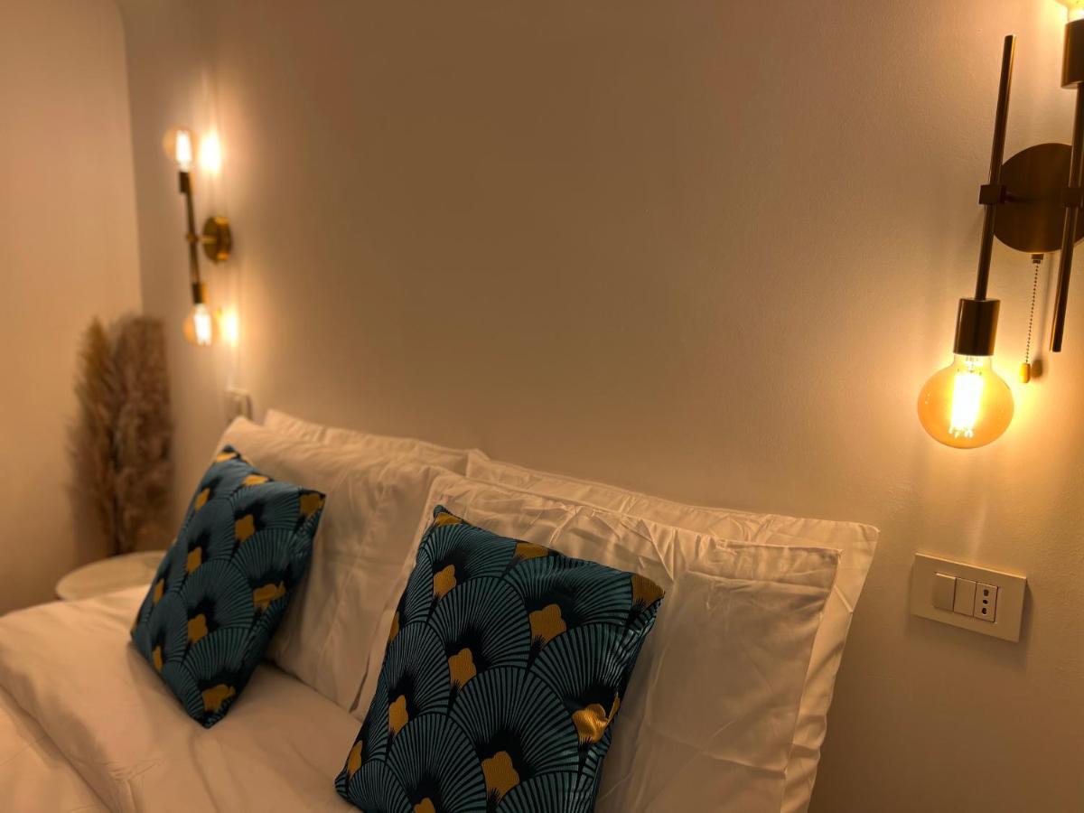 Regina Milano In Porta Romana 2 - Sky Tv, Wifi E Breakfast Box Leilighet Eksteriør bilde