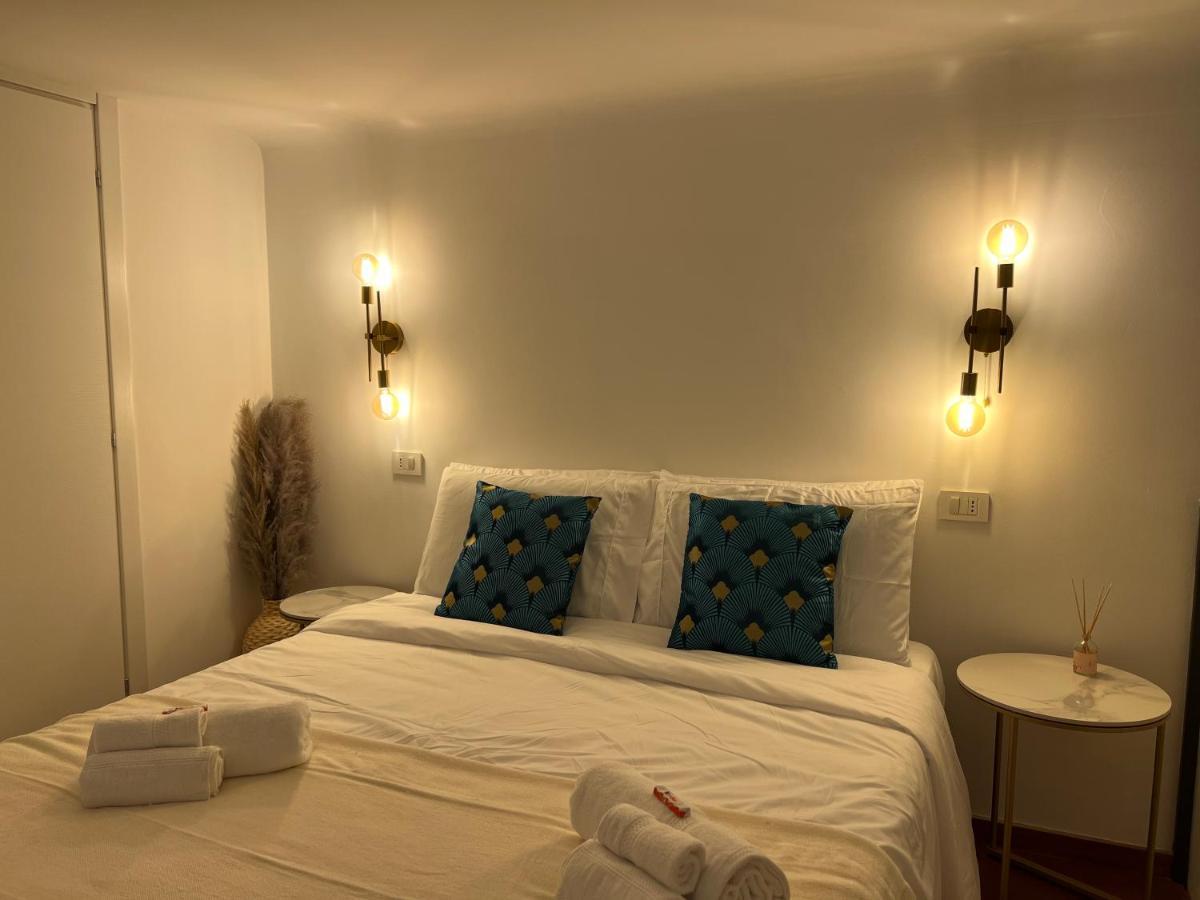 Regina Milano In Porta Romana 2 - Sky Tv, Wifi E Breakfast Box Leilighet Eksteriør bilde