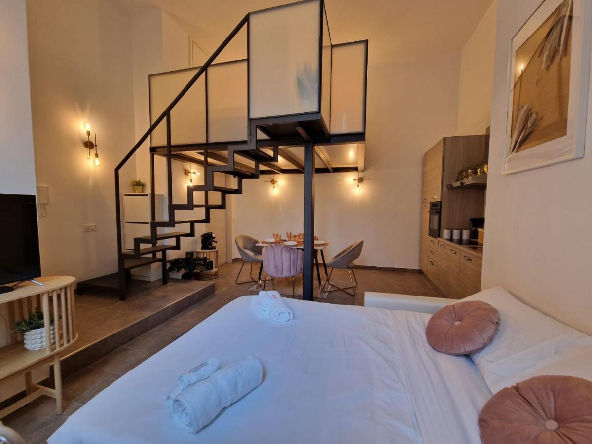Regina Milano In Porta Romana 2 - Sky Tv, Wifi E Breakfast Box Leilighet Eksteriør bilde