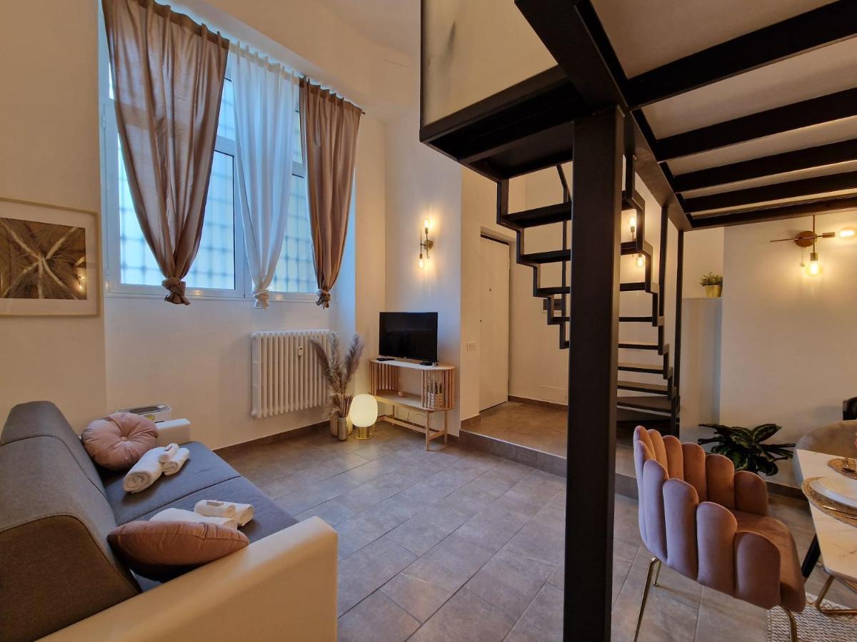 Regina Milano In Porta Romana 2 - Sky Tv, Wifi E Breakfast Box Leilighet Eksteriør bilde