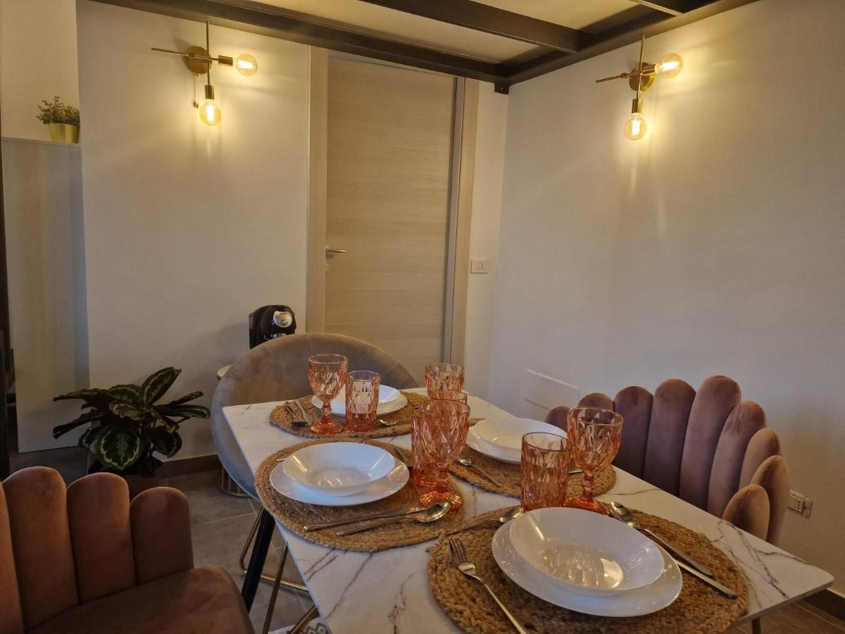 Regina Milano In Porta Romana 2 - Sky Tv, Wifi E Breakfast Box Leilighet Eksteriør bilde