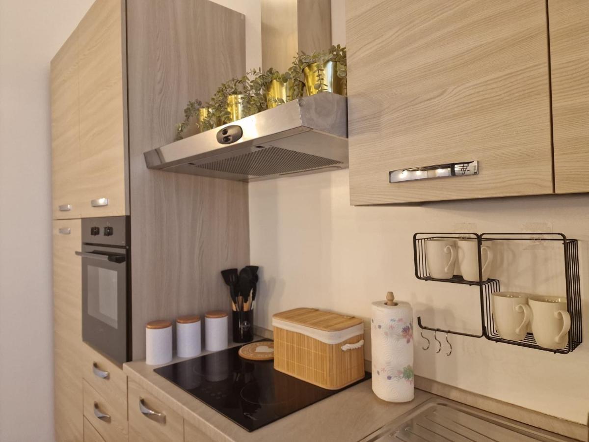 Regina Milano In Porta Romana 2 - Sky Tv, Wifi E Breakfast Box Leilighet Eksteriør bilde