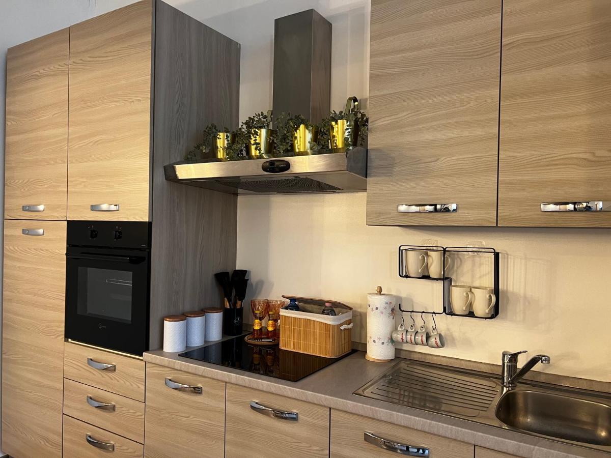 Regina Milano In Porta Romana 2 - Sky Tv, Wifi E Breakfast Box Leilighet Eksteriør bilde