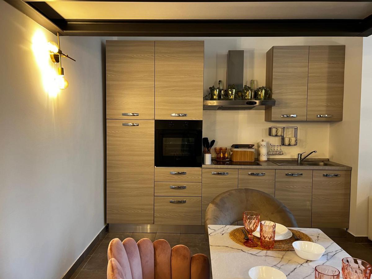 Regina Milano In Porta Romana 2 - Sky Tv, Wifi E Breakfast Box Leilighet Eksteriør bilde