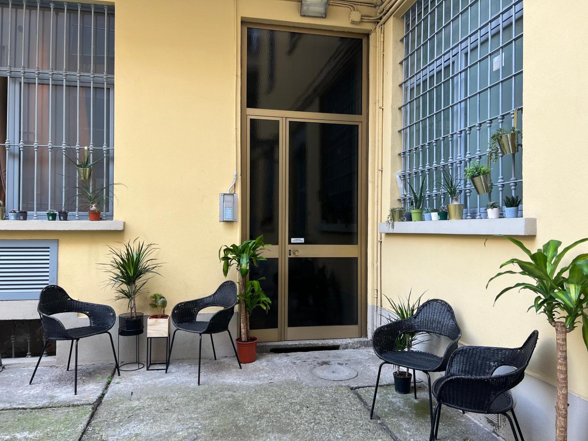 Regina Milano In Porta Romana 2 - Sky Tv, Wifi E Breakfast Box Leilighet Eksteriør bilde